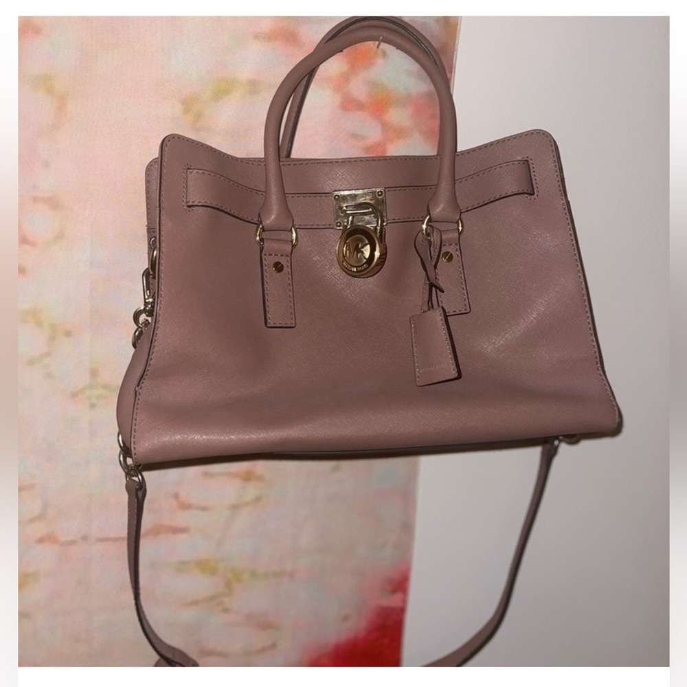 Michael Kors Elegant Mauve Handbag